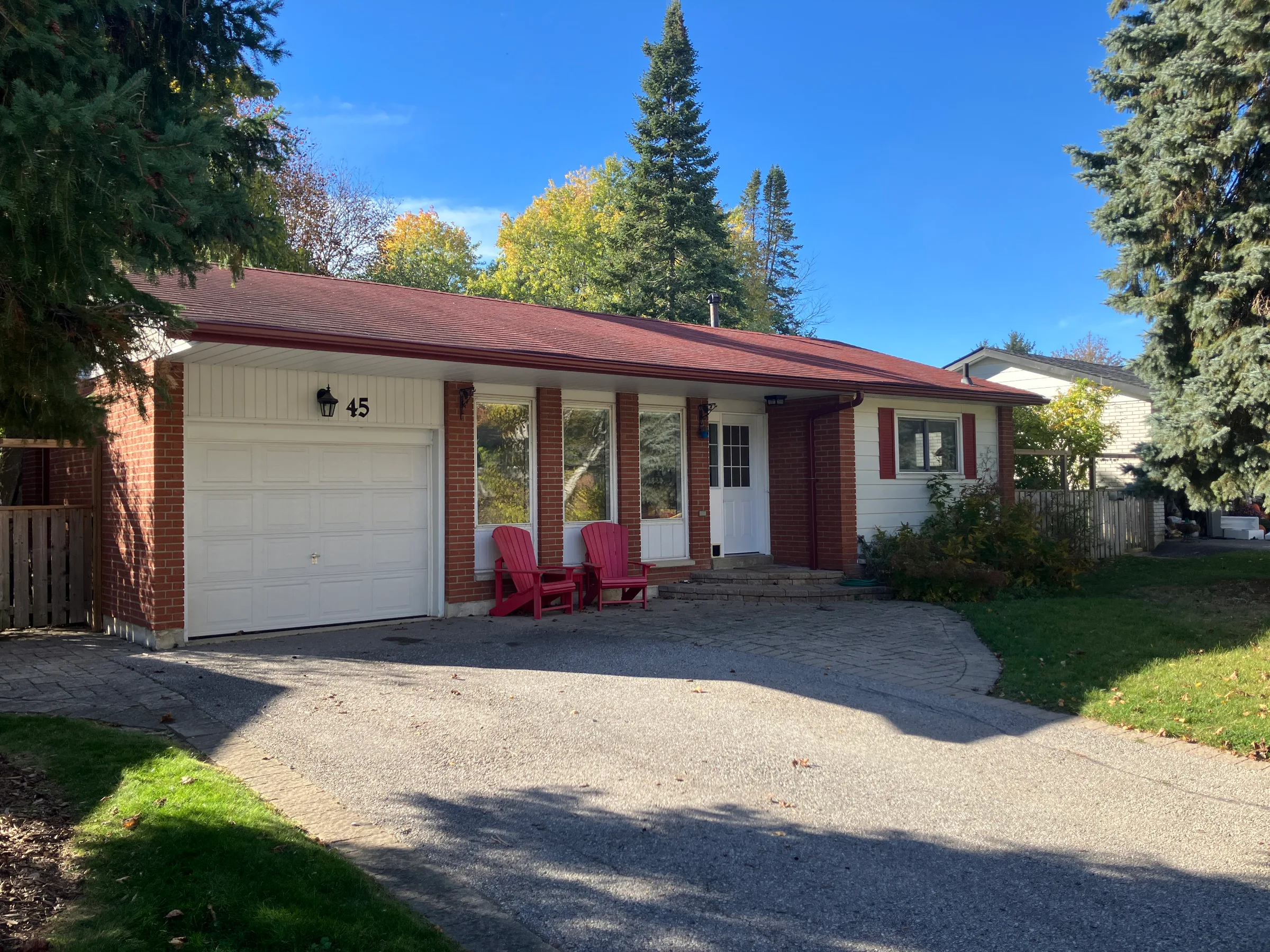 Furnished 4-Bed Home Near York U, U of T Scarborough, Seneca, and Hospital